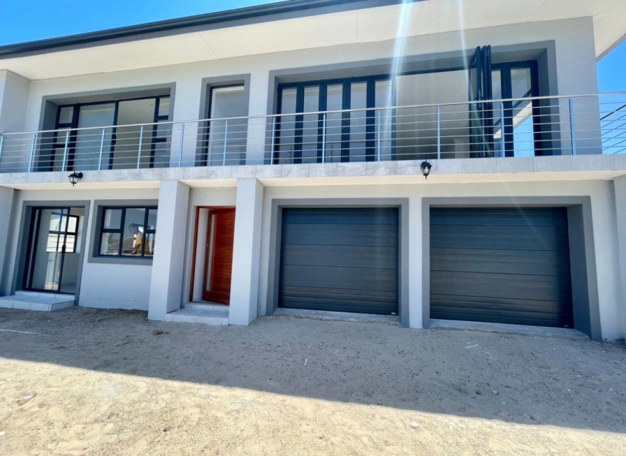 5 Bedroom Property for Sale in Wavecrest Eastern Cape